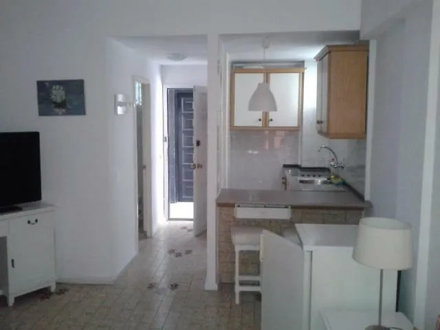 4th Floor Yumbo Centrum דירה