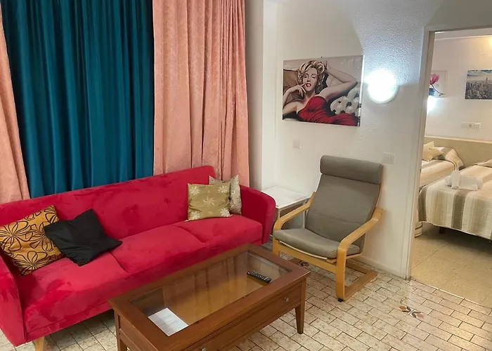 4th Floor Yumbo Centrum Apartment