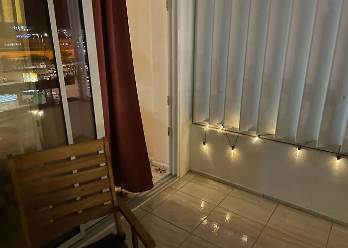 4th Floor Yumbo Centrum Apartment *